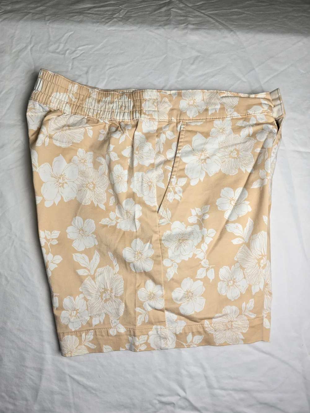 JACHS Girlfriend Floral Peach Women's Chino Shorts